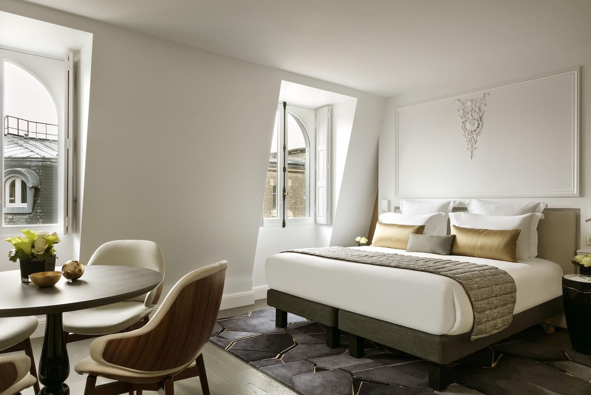La Clef Champs-Elysees Paris By The Crest Collection Eksteriør bilde A bedroom at the hotel
