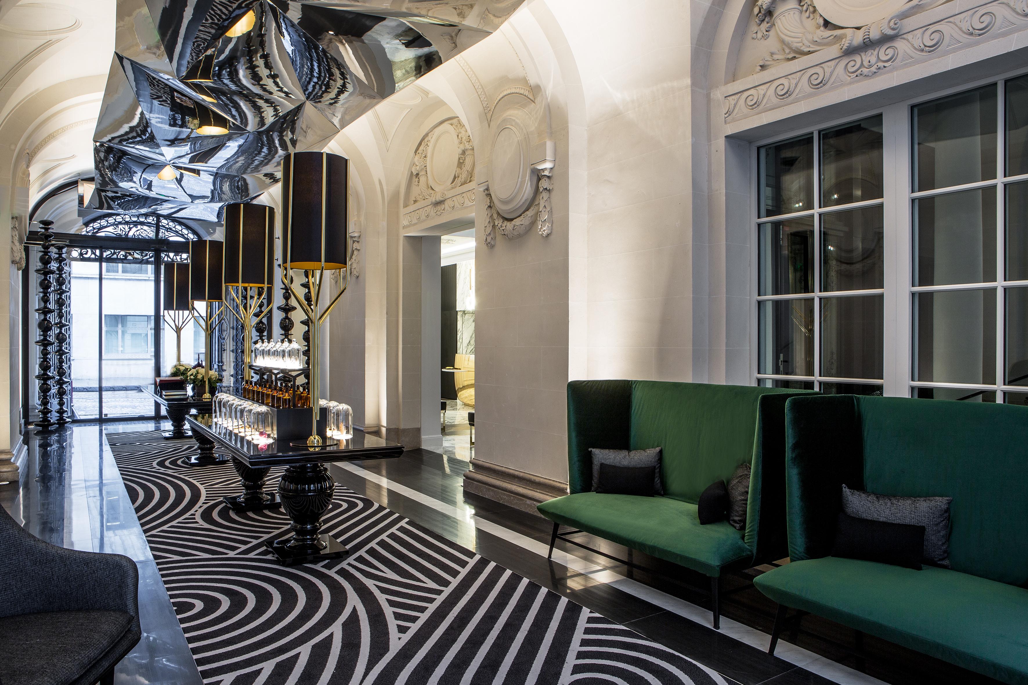 La Clef Champs-Elysees Paris By The Crest Collection Eksteriør bilde The hotel's lobby