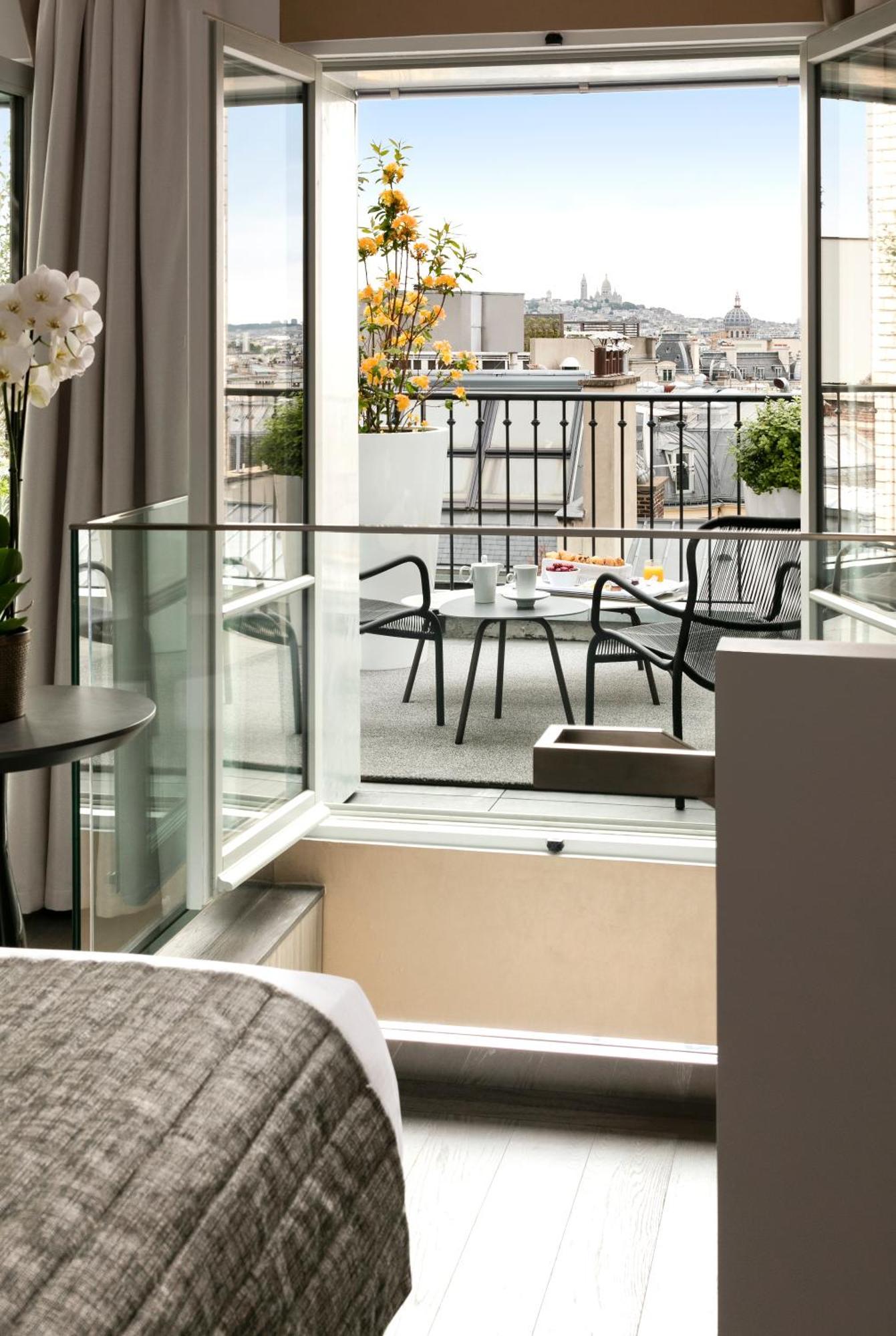La Clef Champs-Elysees Paris By The Crest Collection Rom bilde The Terrace
